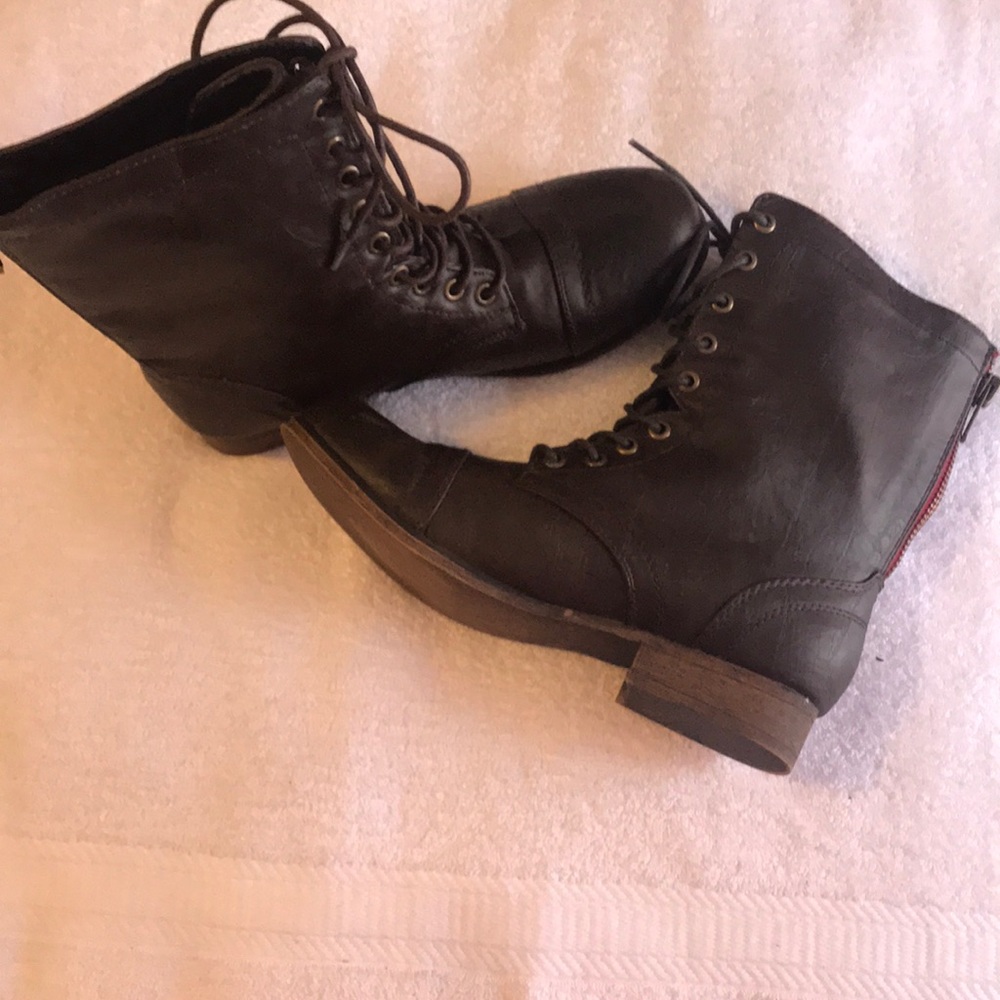 Madden Girl Combat Boots/combat brown/size 8 1/2